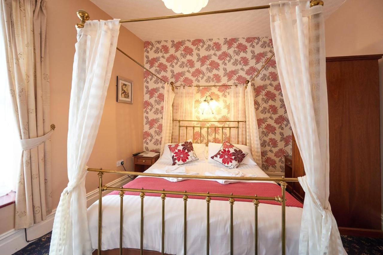 The Wilton International Bed & Breakfast Blackpool Exterior photo